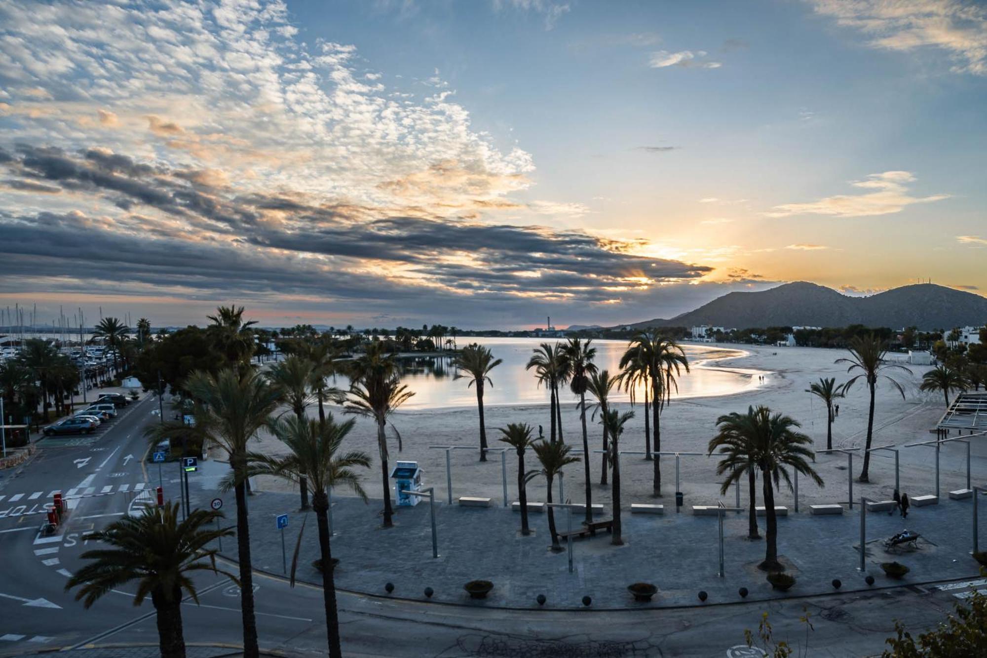 Luxury Sea View Apartment In Puerto De Alcudia Exteriér fotografie