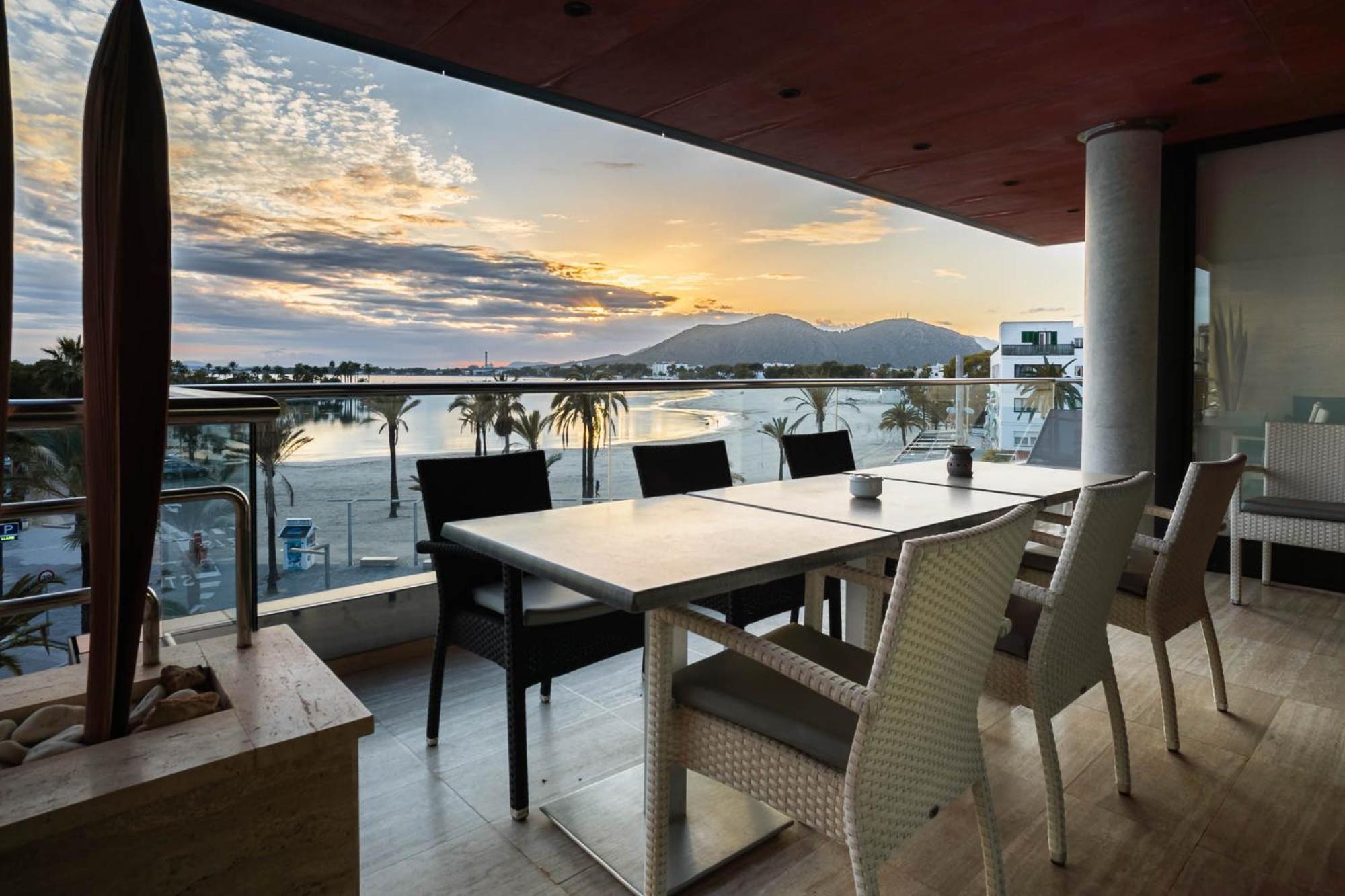 Luxury Sea View Apartment In Puerto De Alcudia Exteriér fotografie